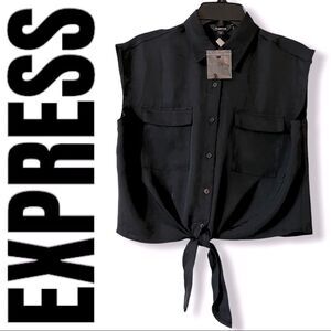 😊 3/$30 
NWT EXPRESS Black front tie crop top, Sz Small. Collared button down